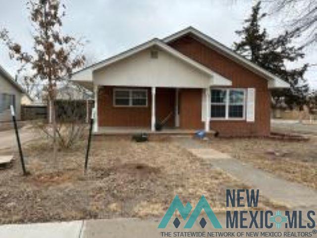 900 W 16th Ln, Portales, Texas image 1