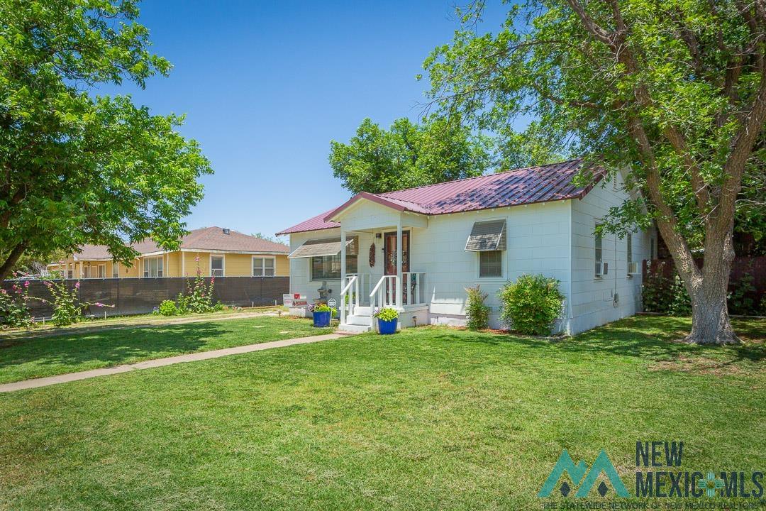 1727 N Delaware Avenue, Roswell, Texas image 2