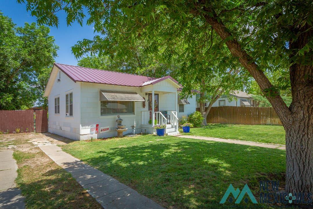 1727 N Delaware Avenue, Roswell, Texas image 3