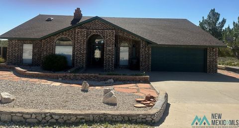 Homes For Sale - 802 Fountain Drive<br/> Carlsbad, NM 88220