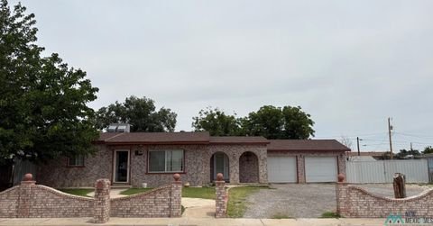 Homes For Sale - 310 Cleveland Avenue<br/> Artesia, NM 88210