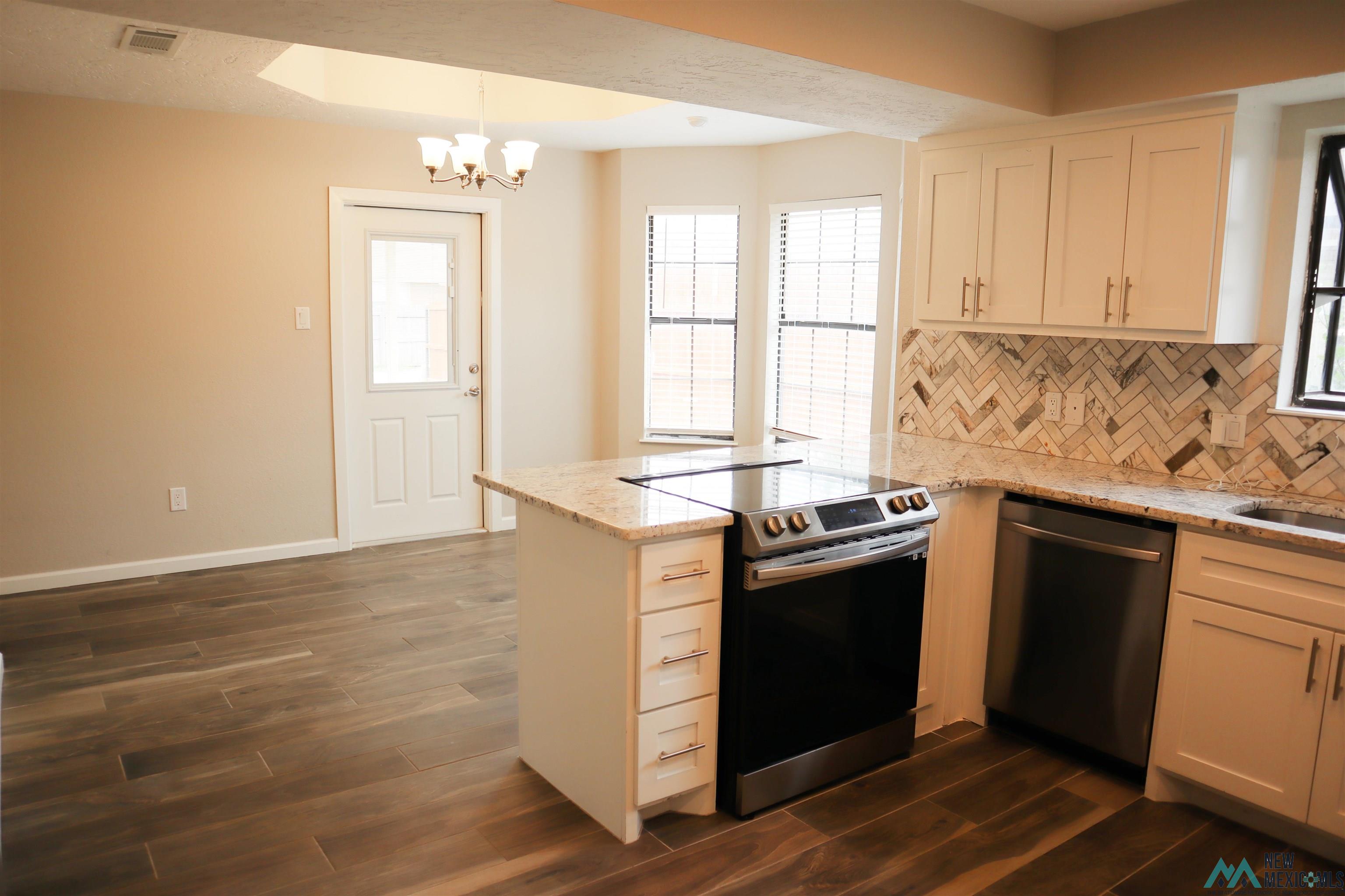 2213 Country Drive, Clovis, Texas image 5