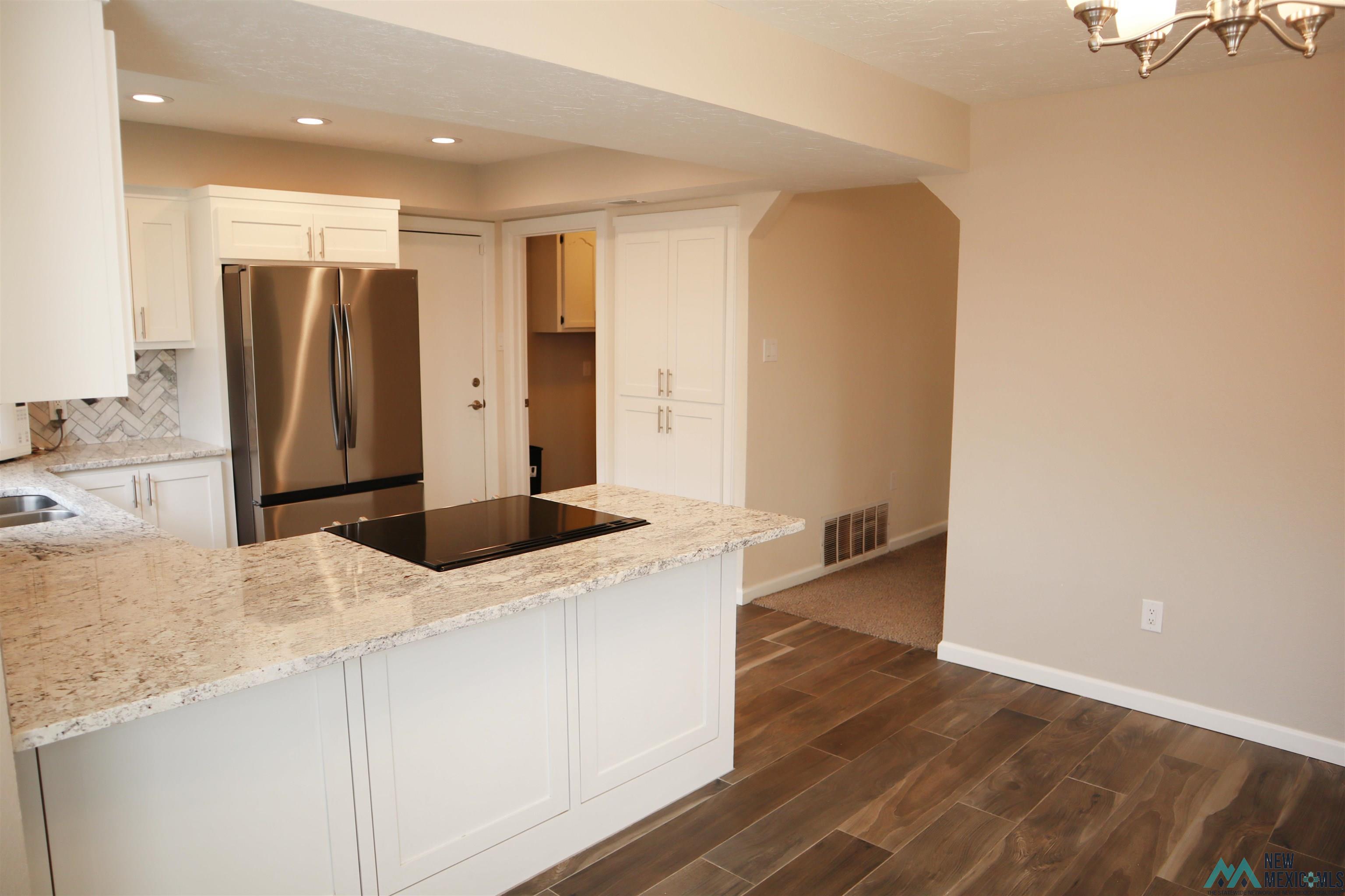 2213 Country Drive, Clovis, Texas image 7