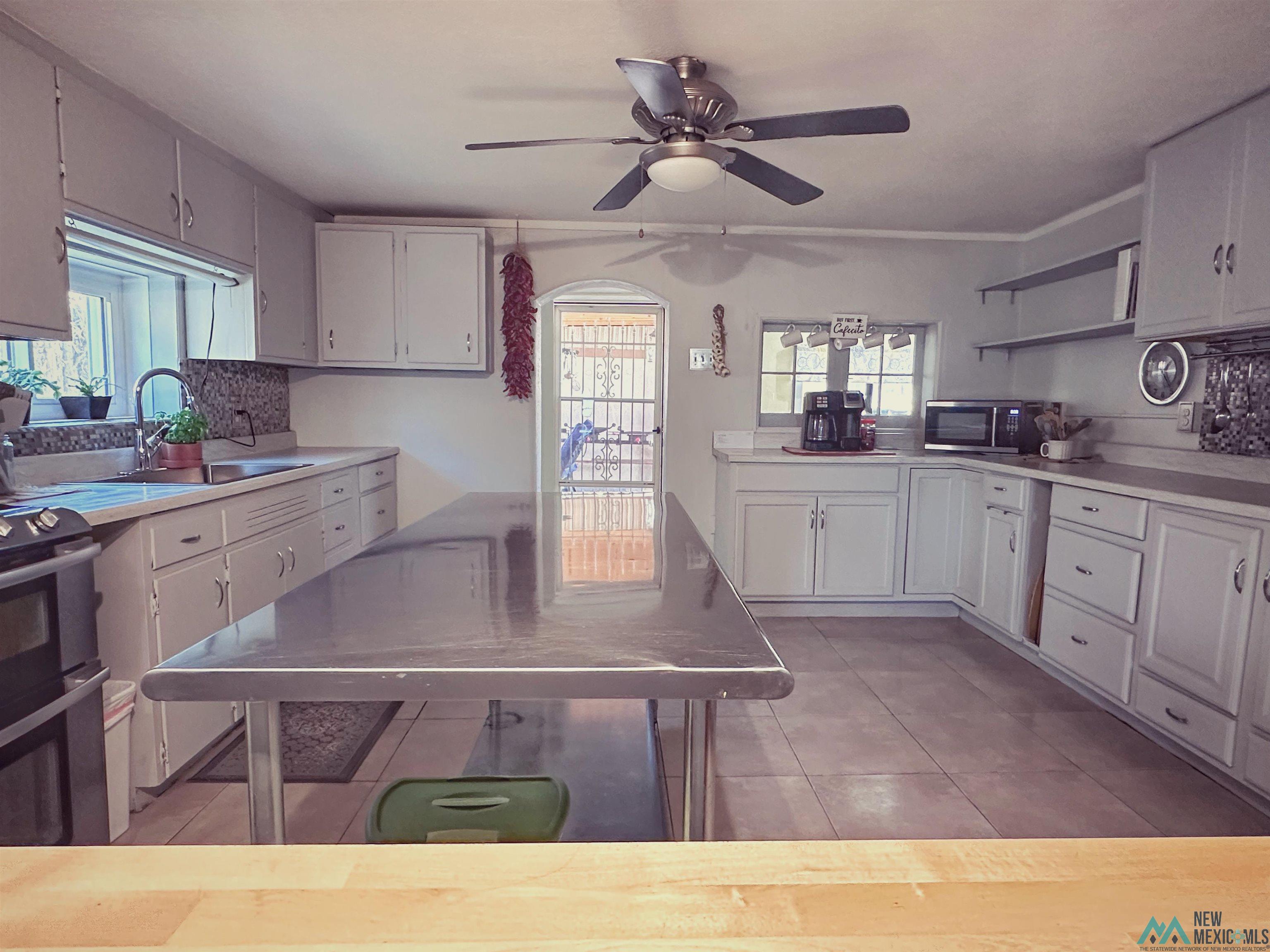 1913 Hot Boulevard, Las Vegas, Texas image 6