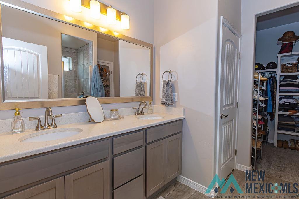 3816 Honeysuckle Drive, Carlsbad, Texas image 16