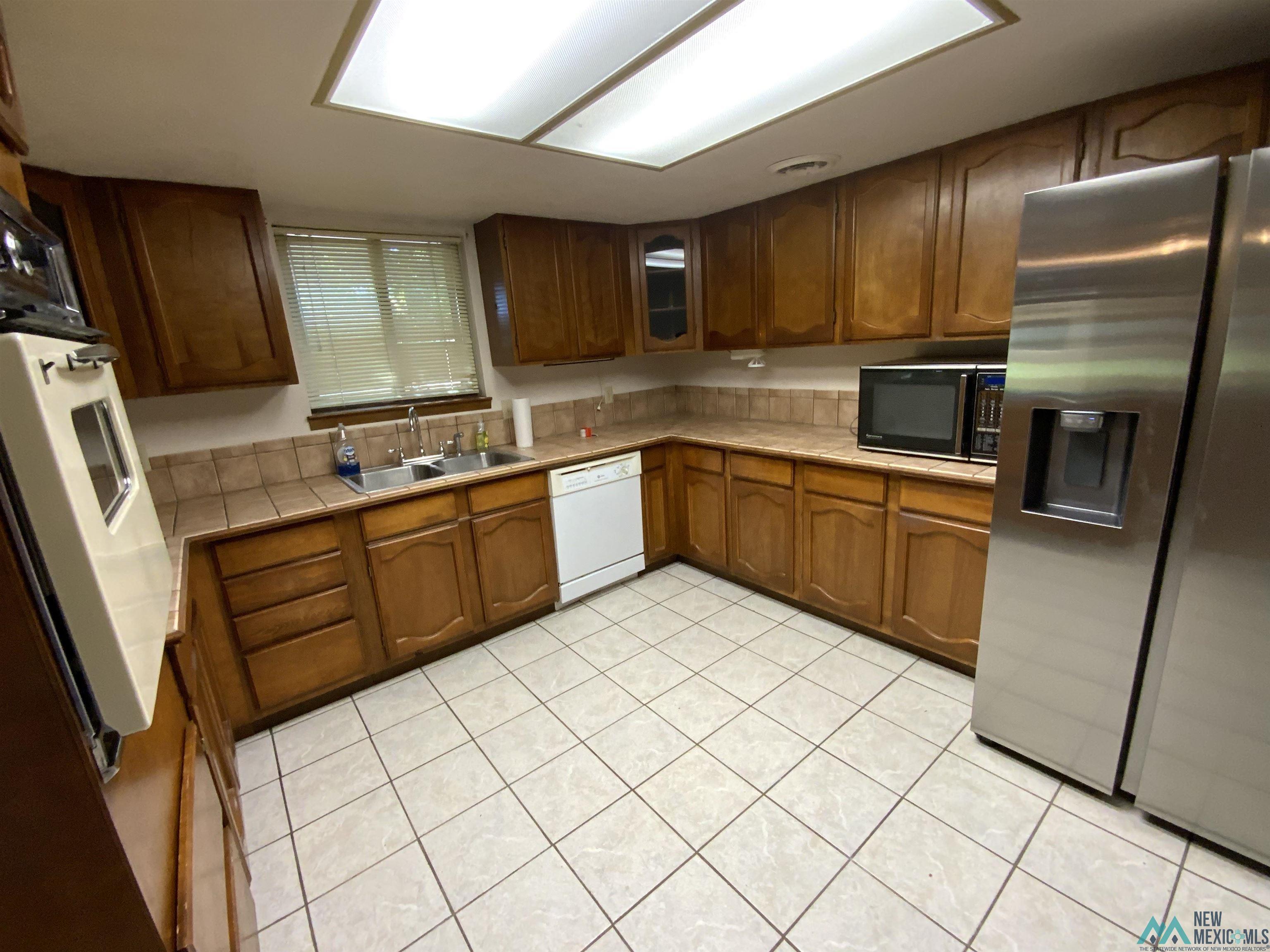 Roswell, New Mexico 88201, United States, 3 Bedrooms Bedrooms, ,2 BathroomsBathrooms,Residential,Active,219446