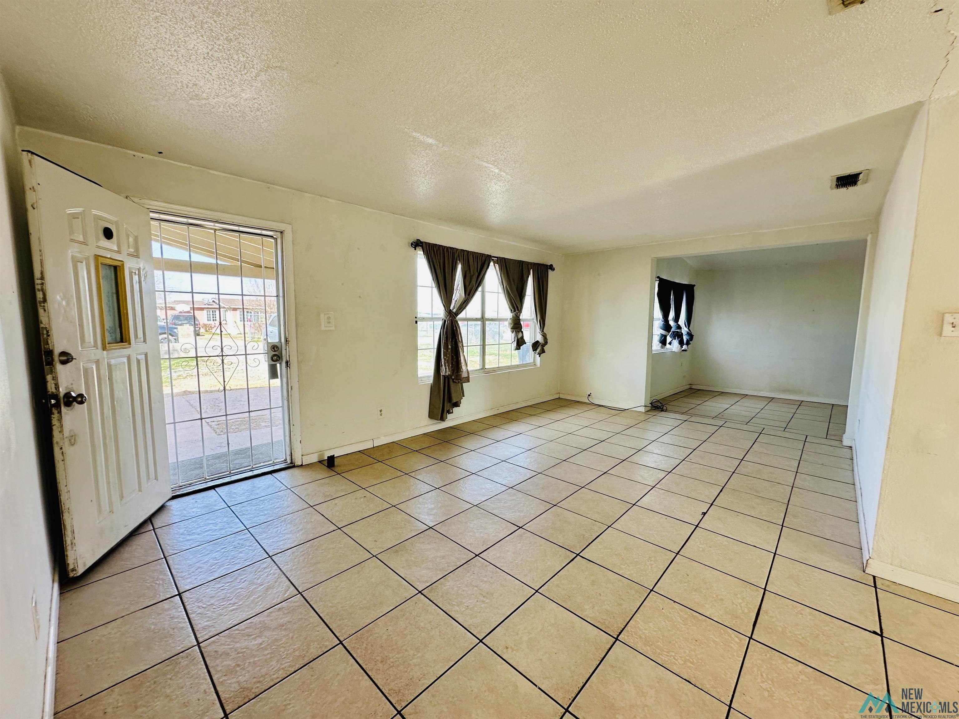 89 E Lighthall Place, Roswell, Texas image 4
