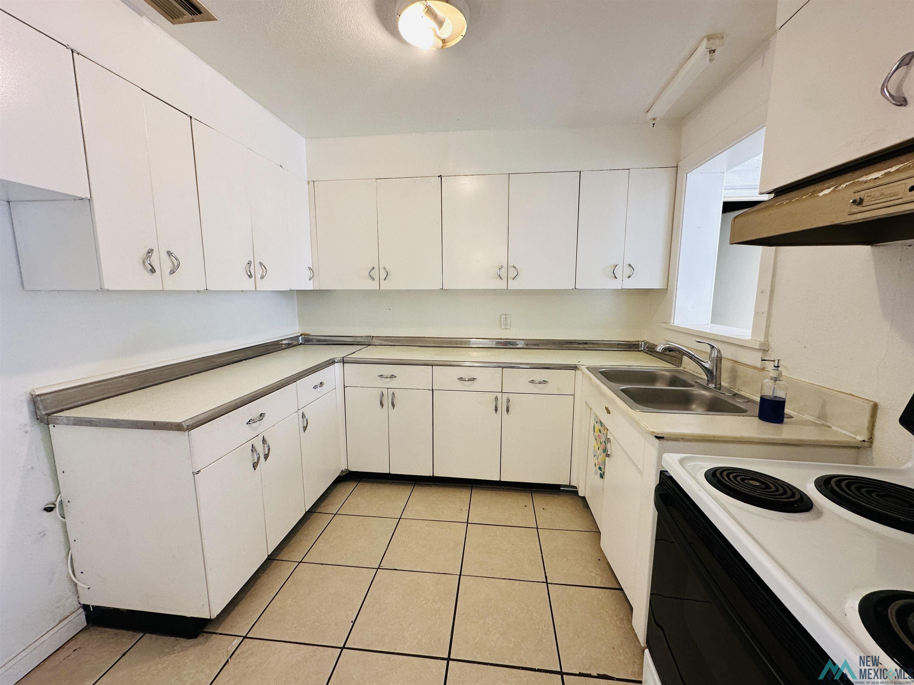 89 E Lighthall Place, Roswell, Texas image 8