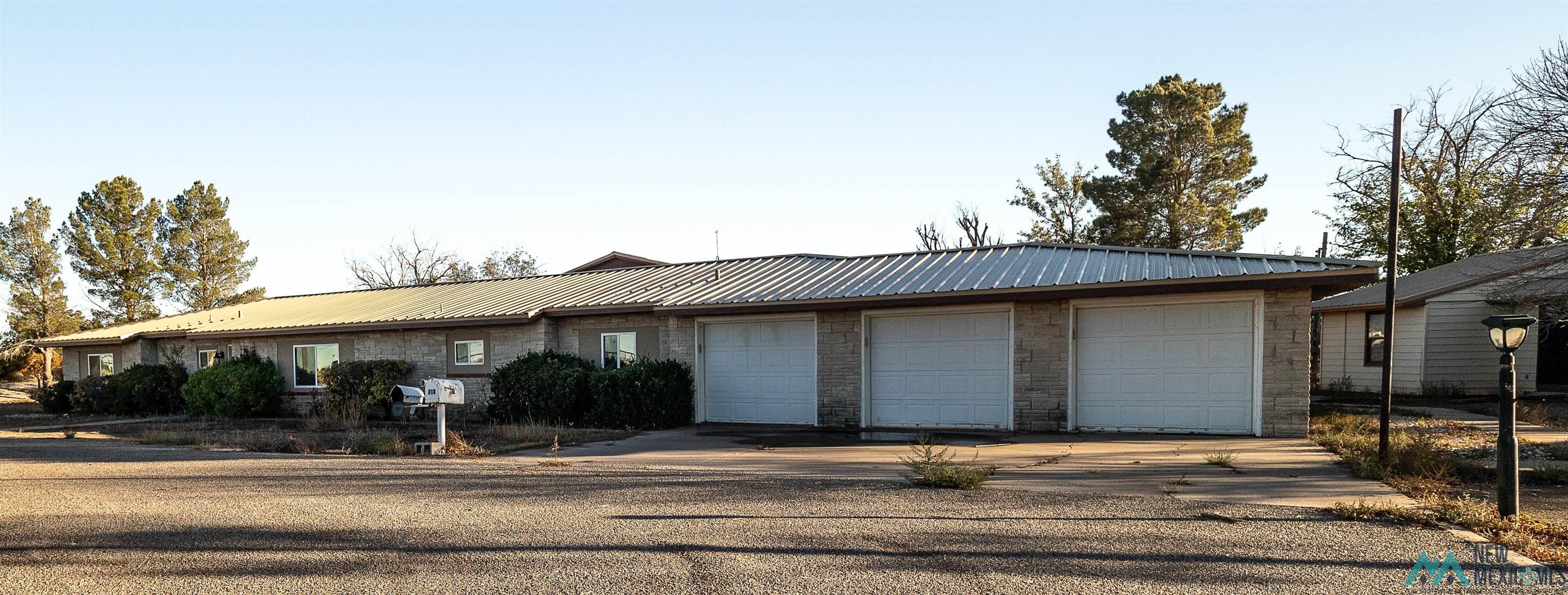 416 E & 416 #A E Morgan Road, Hagerman, Texas image 1