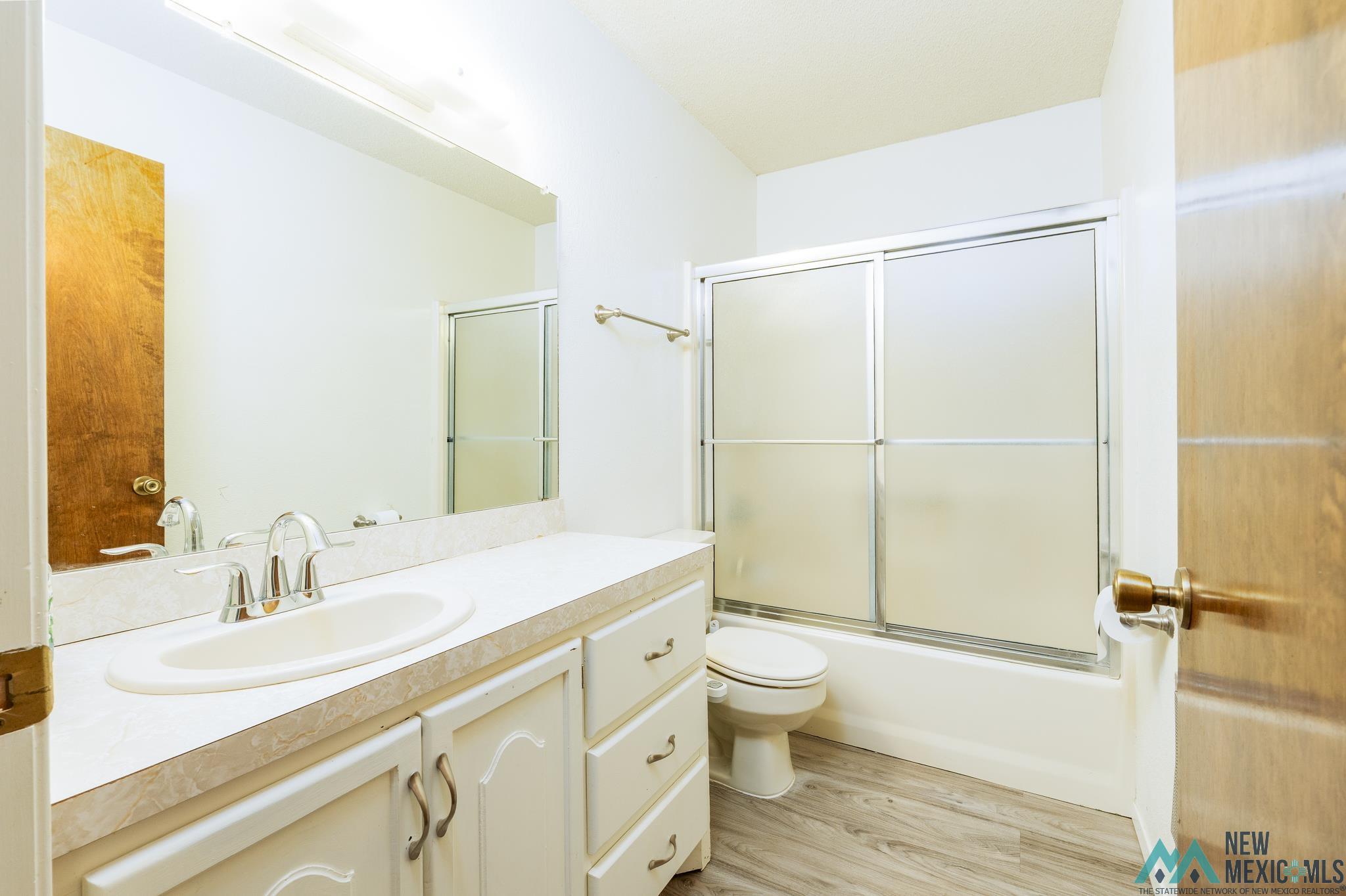 Portales, New Mexico 88130, United States, 3 Bedrooms Bedrooms, ,2 BathroomsBathrooms,Residential,Active,160835