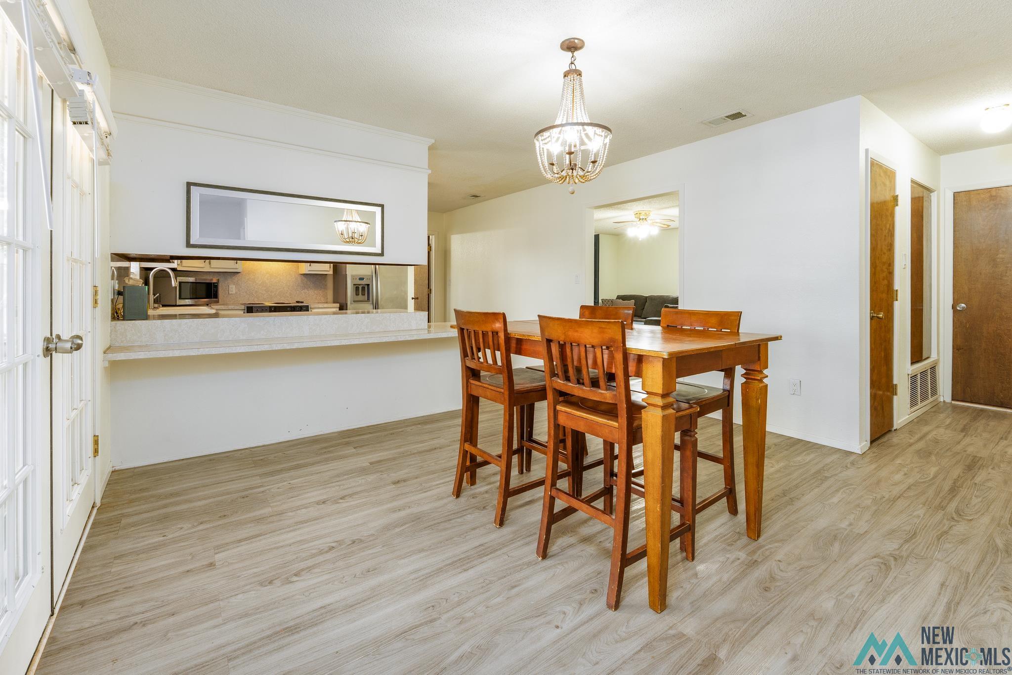 Portales, New Mexico 88130, United States, 3 Bedrooms Bedrooms, ,2 BathroomsBathrooms,Residential,Active,160835