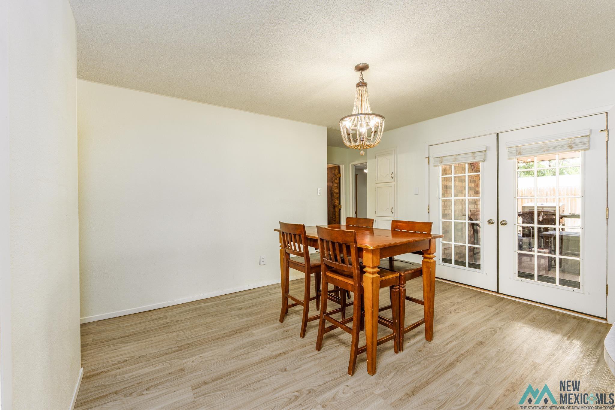 Portales, New Mexico 88130, United States, 3 Bedrooms Bedrooms, ,2 BathroomsBathrooms,Residential,Active,160835