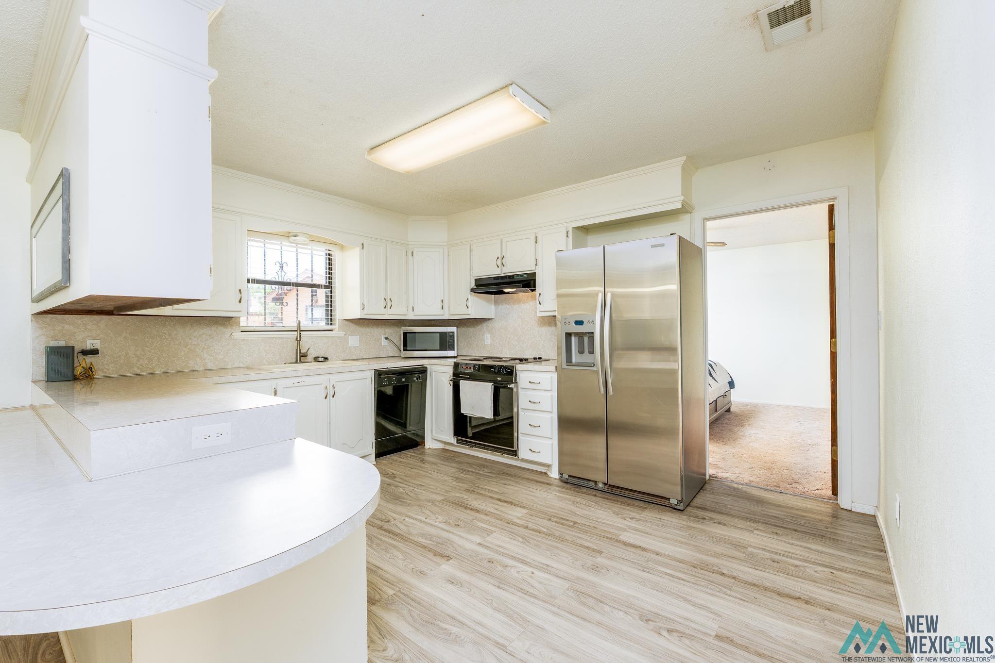 Portales, New Mexico 88130, United States, 3 Bedrooms Bedrooms, ,2 BathroomsBathrooms,Residential,Active,160835