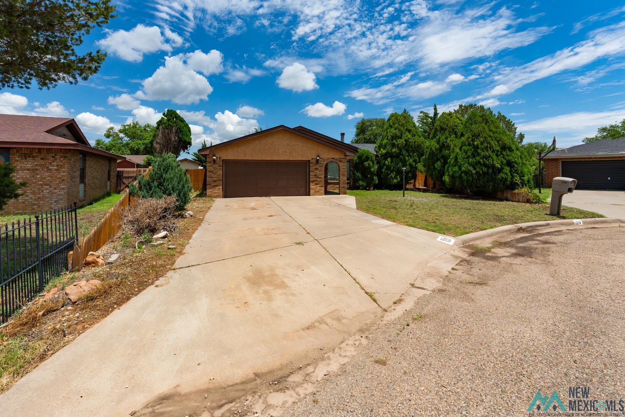 Portales, New Mexico 88130, United States, 3 Bedrooms Bedrooms, ,2 BathroomsBathrooms,Residential,Active,160835