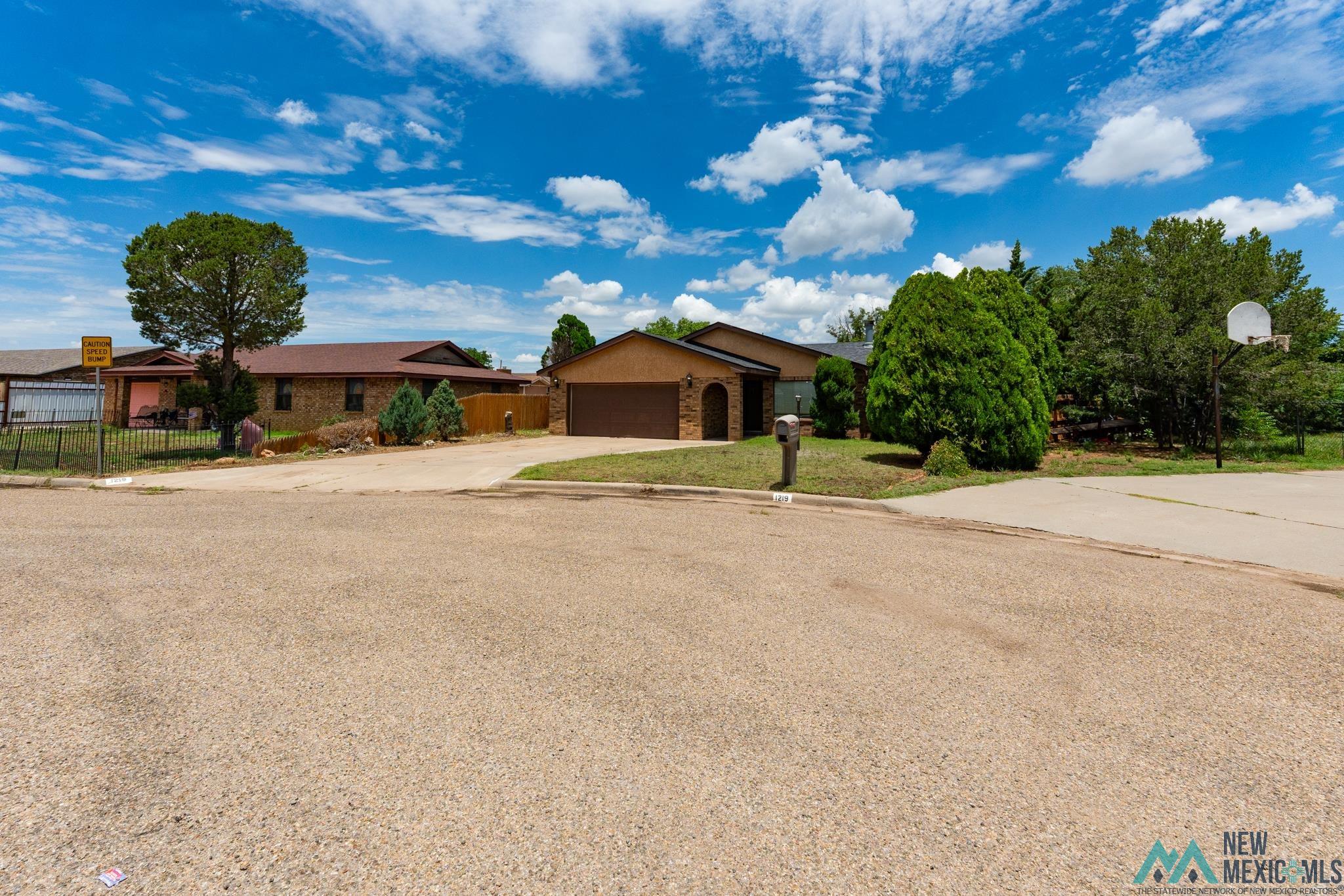 Portales, New Mexico 88130, United States, 3 Bedrooms Bedrooms, ,2 BathroomsBathrooms,Residential,Active,160835