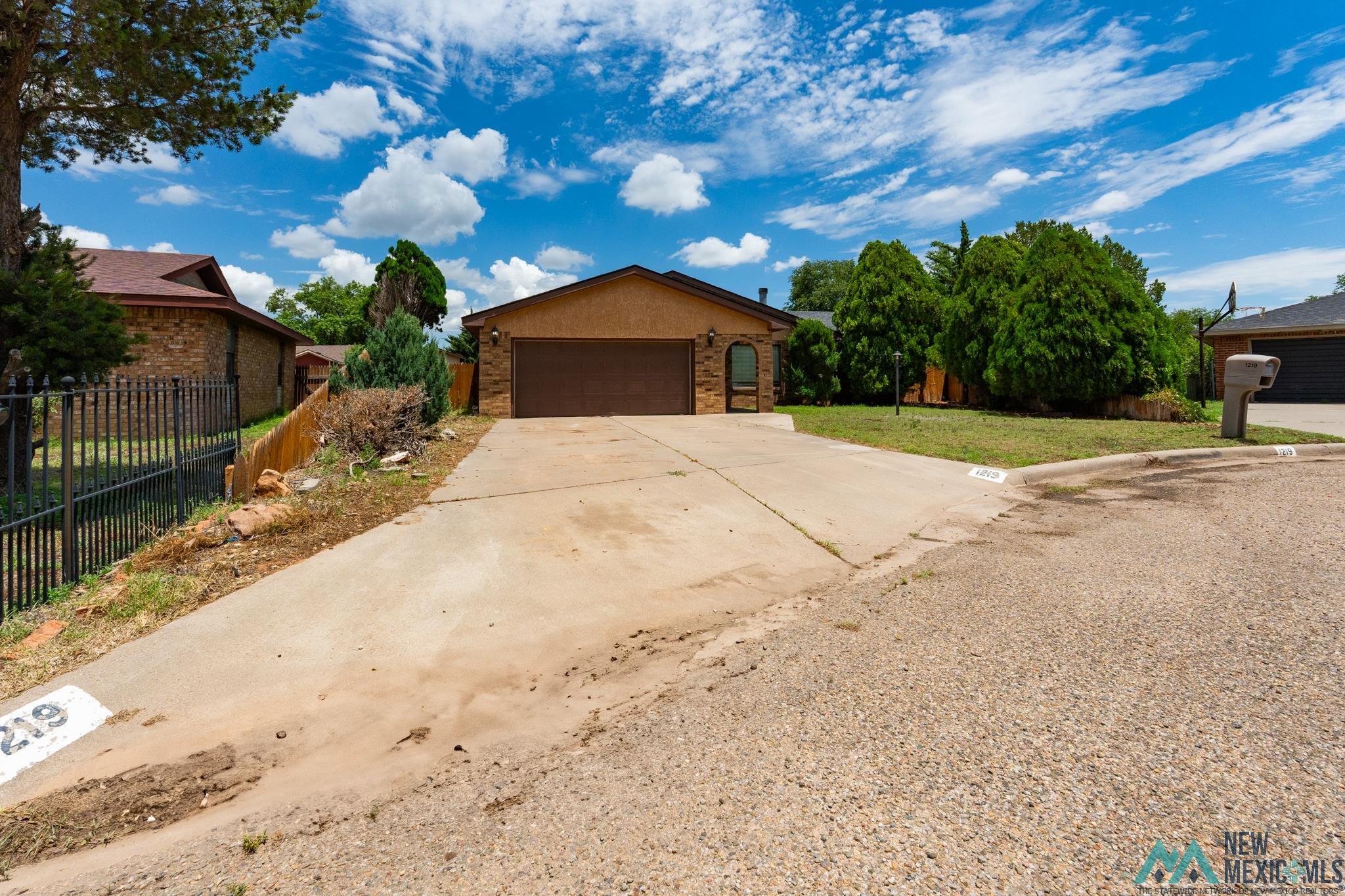 Portales, New Mexico 88130, United States, 3 Bedrooms Bedrooms, ,2 BathroomsBathrooms,Residential,Active,160835