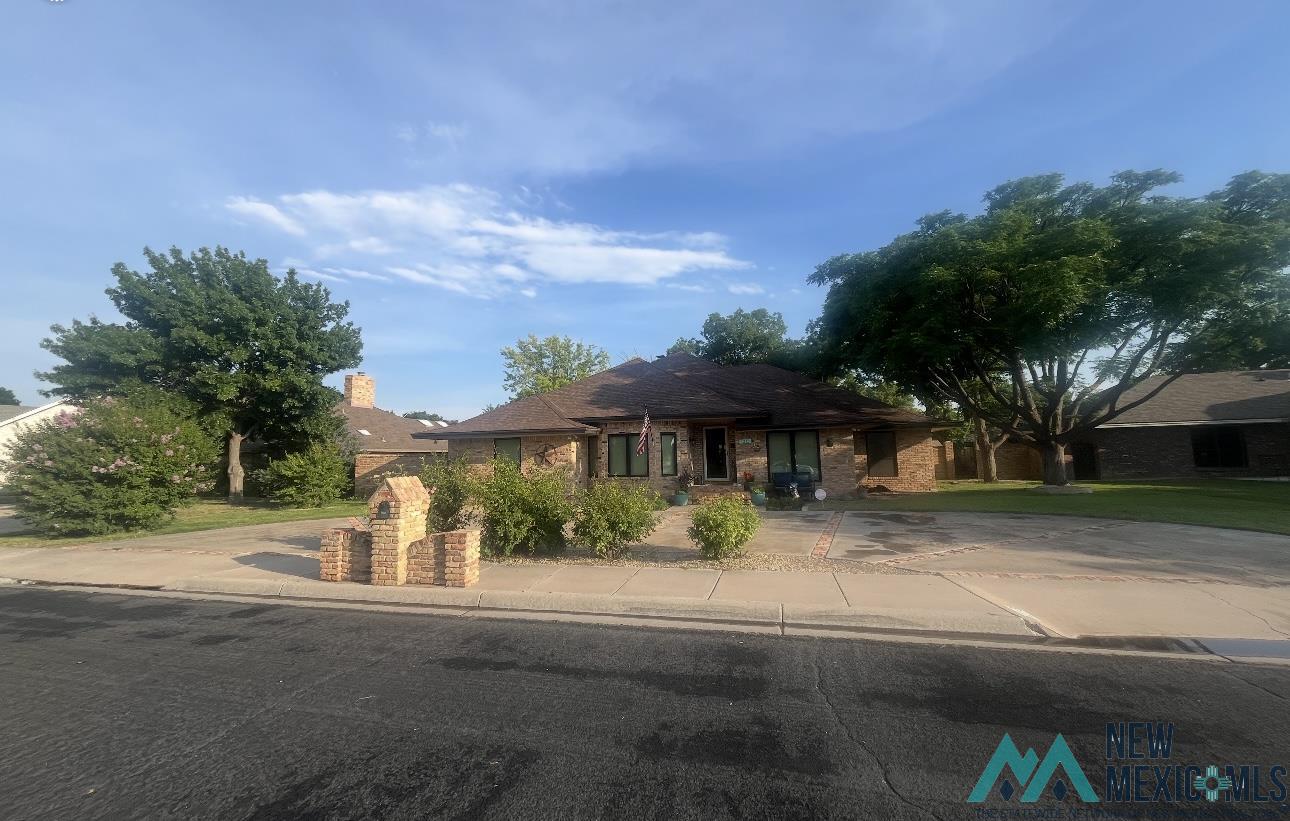 1213 W Brittany Dr, Hobbs, Texas image 2