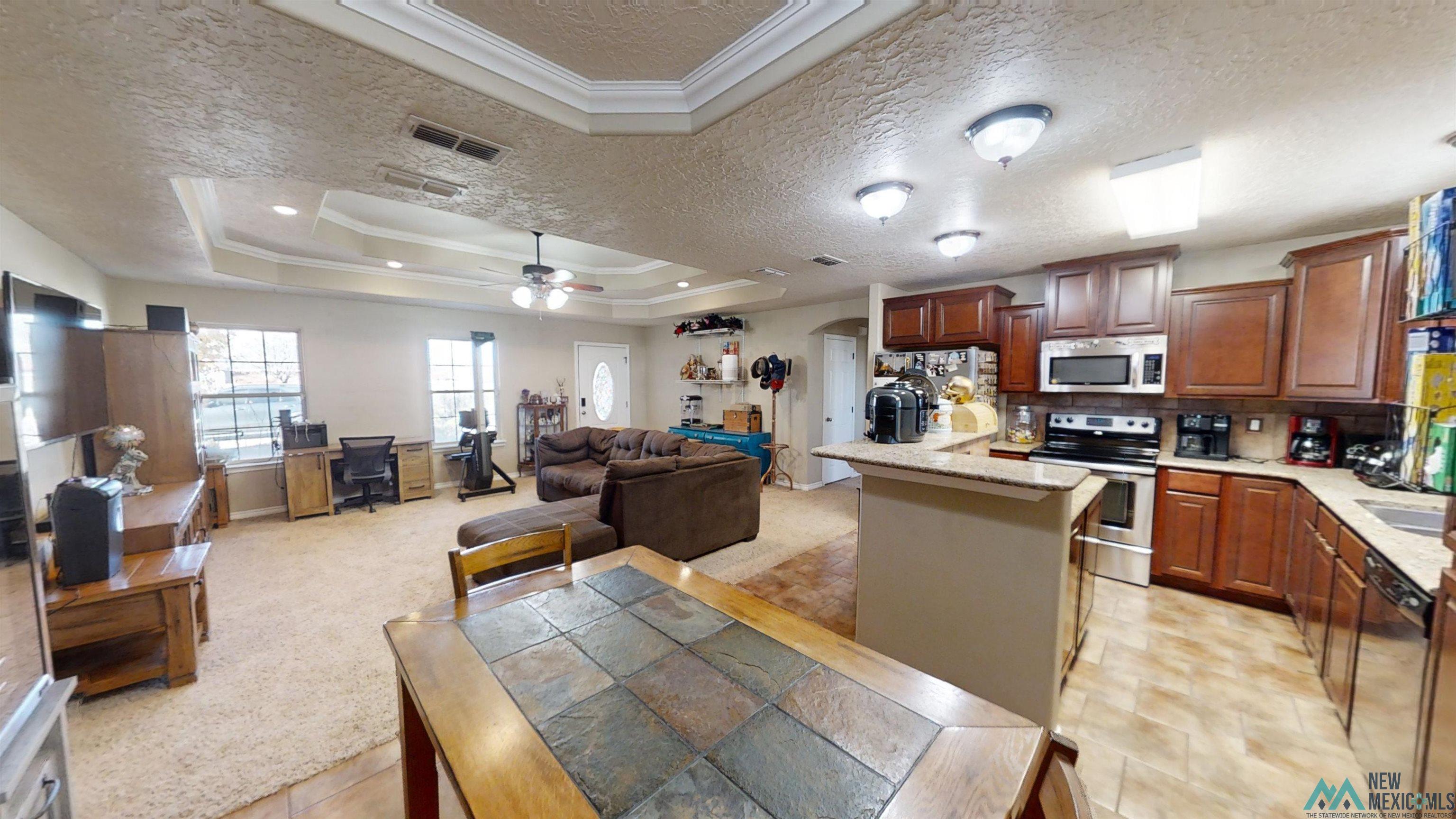 1378 Oakwood Circle, Portales, Texas image 3