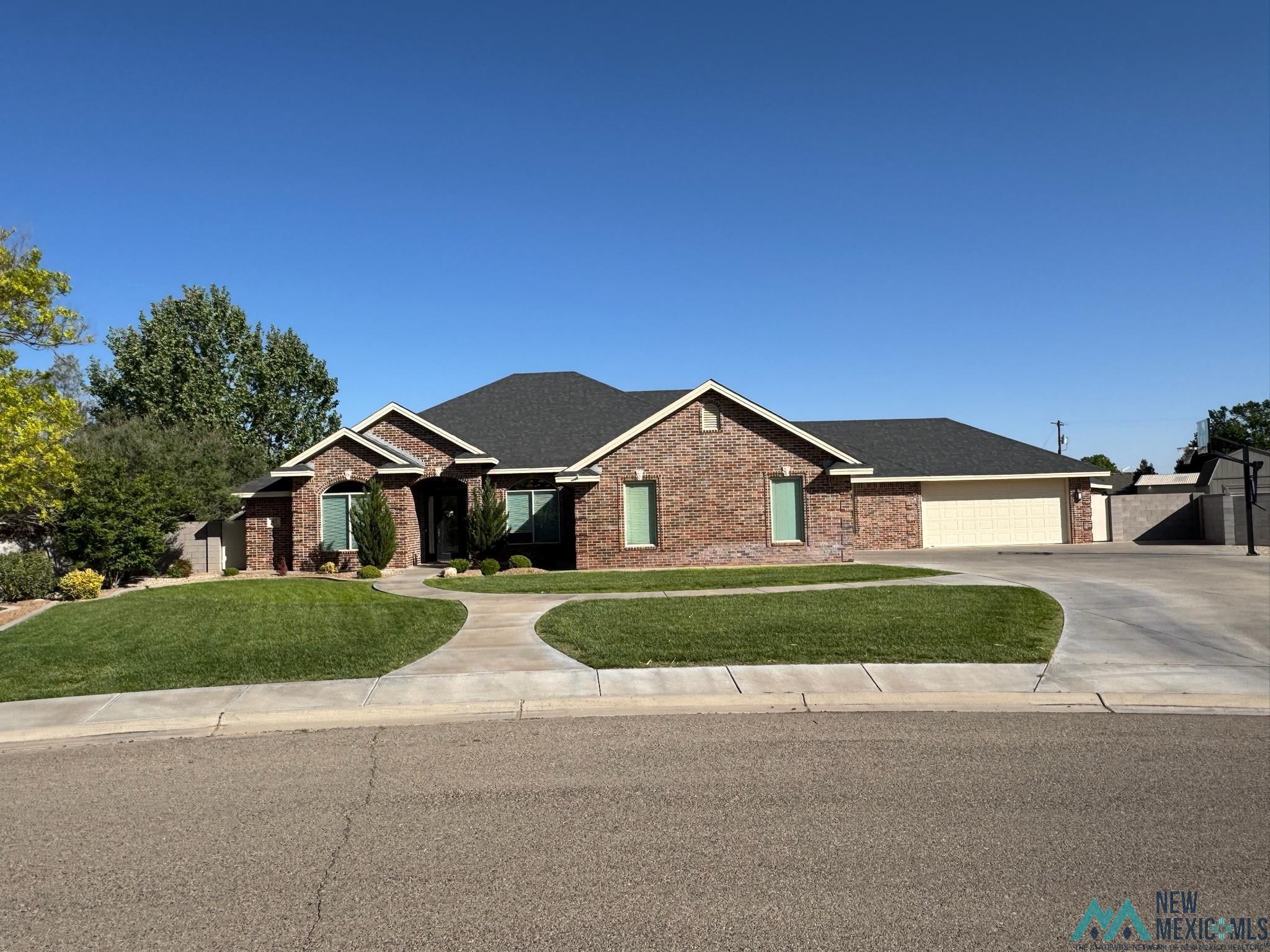 45 East Sky Loop, Roswell, Texas image 1
