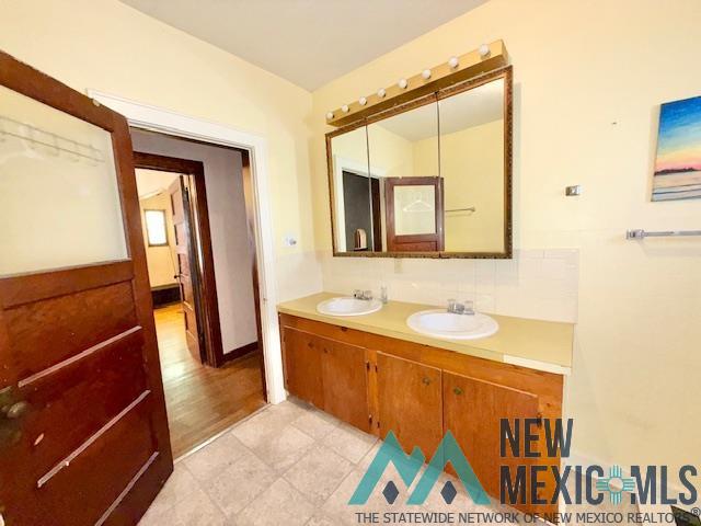 1075 N 1st Street, Raton, New Mexico image 31