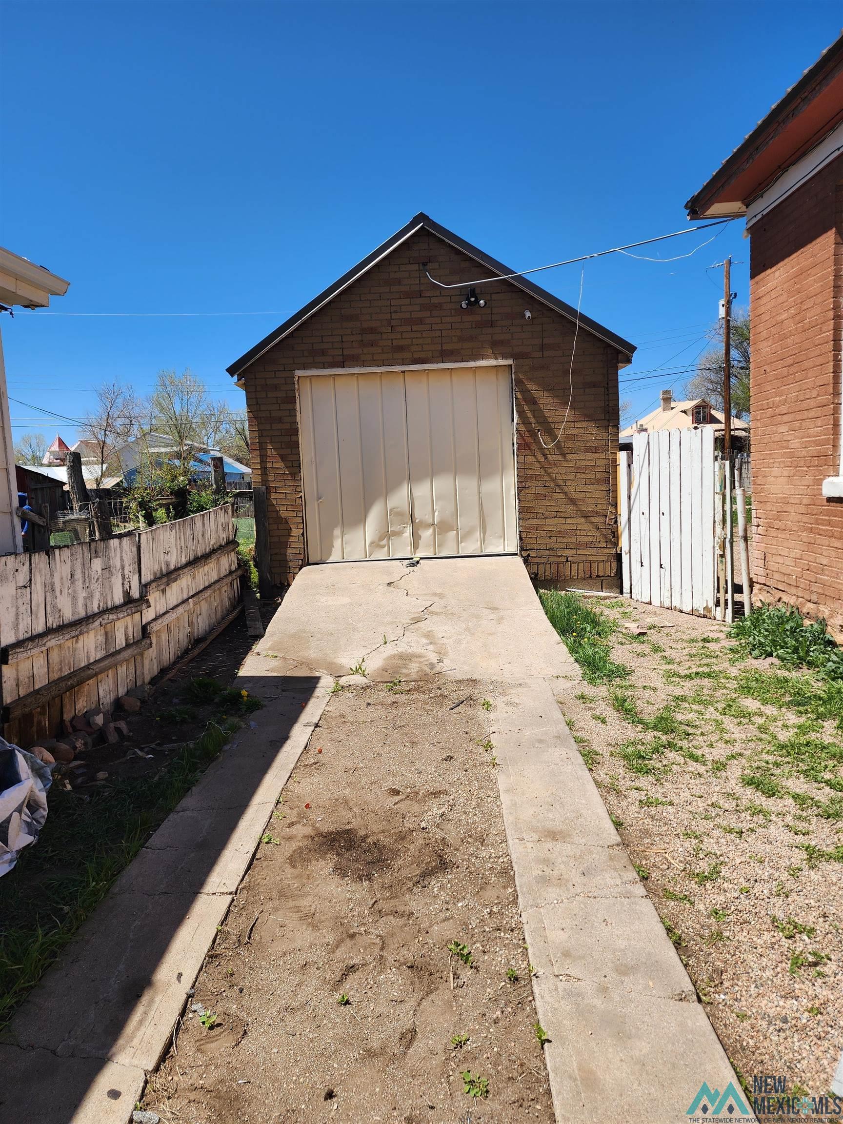 1019 2nd Street, Las Vegas, Texas image 4