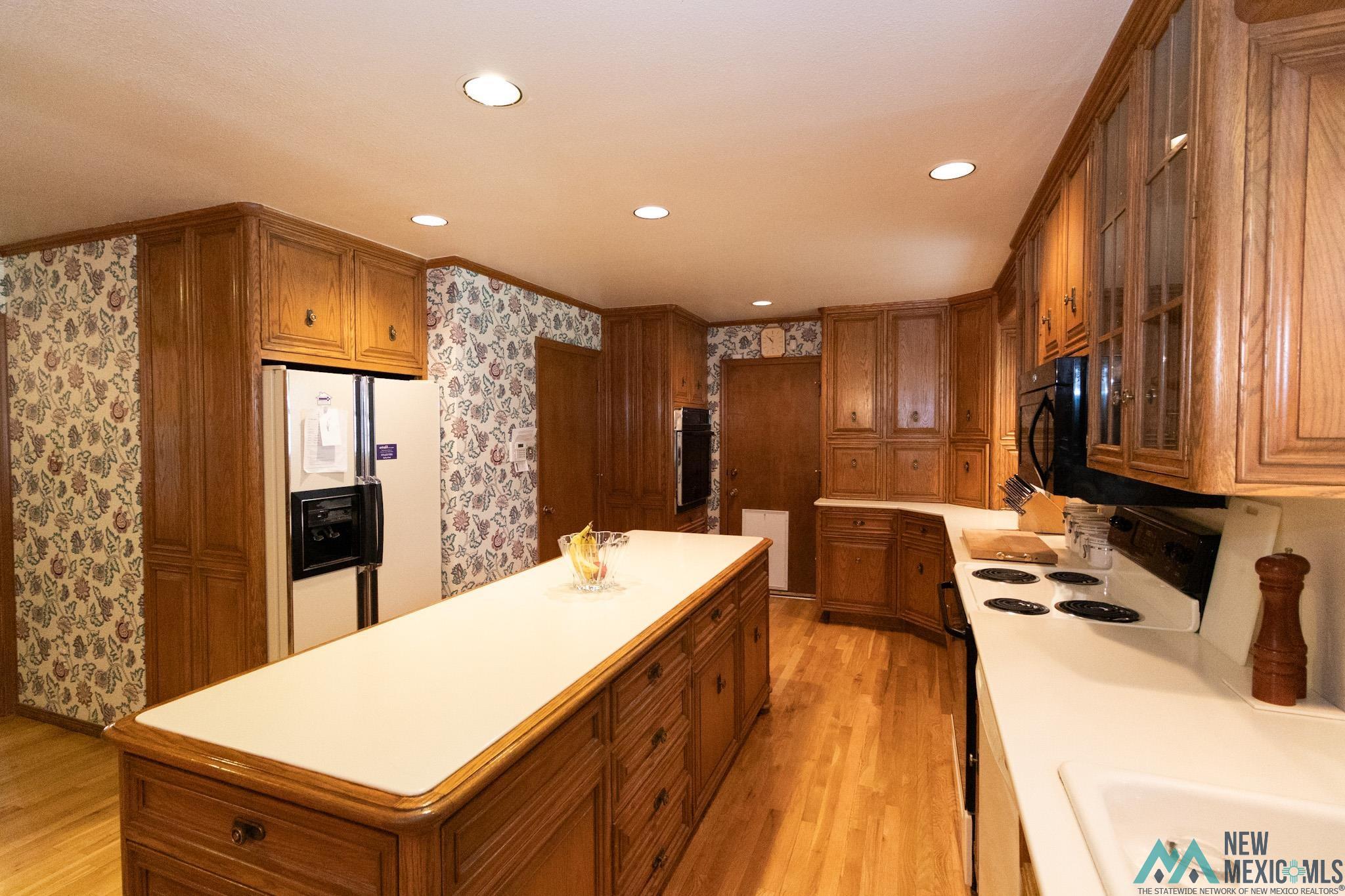 Roswell, New Mexico 88203, United States, 4 Bedrooms Bedrooms, ,5 BathroomsBathrooms,Residential,Active,180758