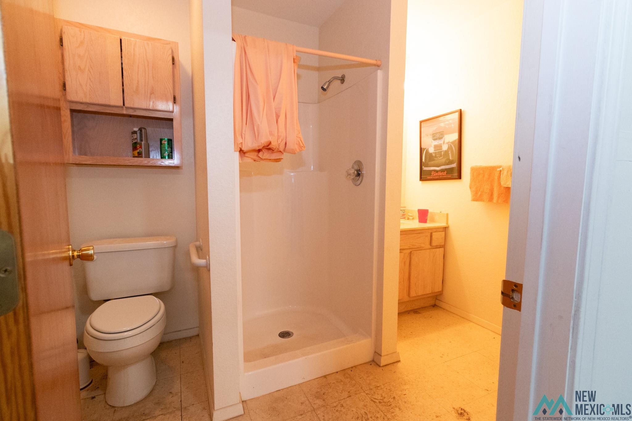 Roswell, New Mexico 88203, United States, 4 Bedrooms Bedrooms, ,5 BathroomsBathrooms,Residential,Active,180758