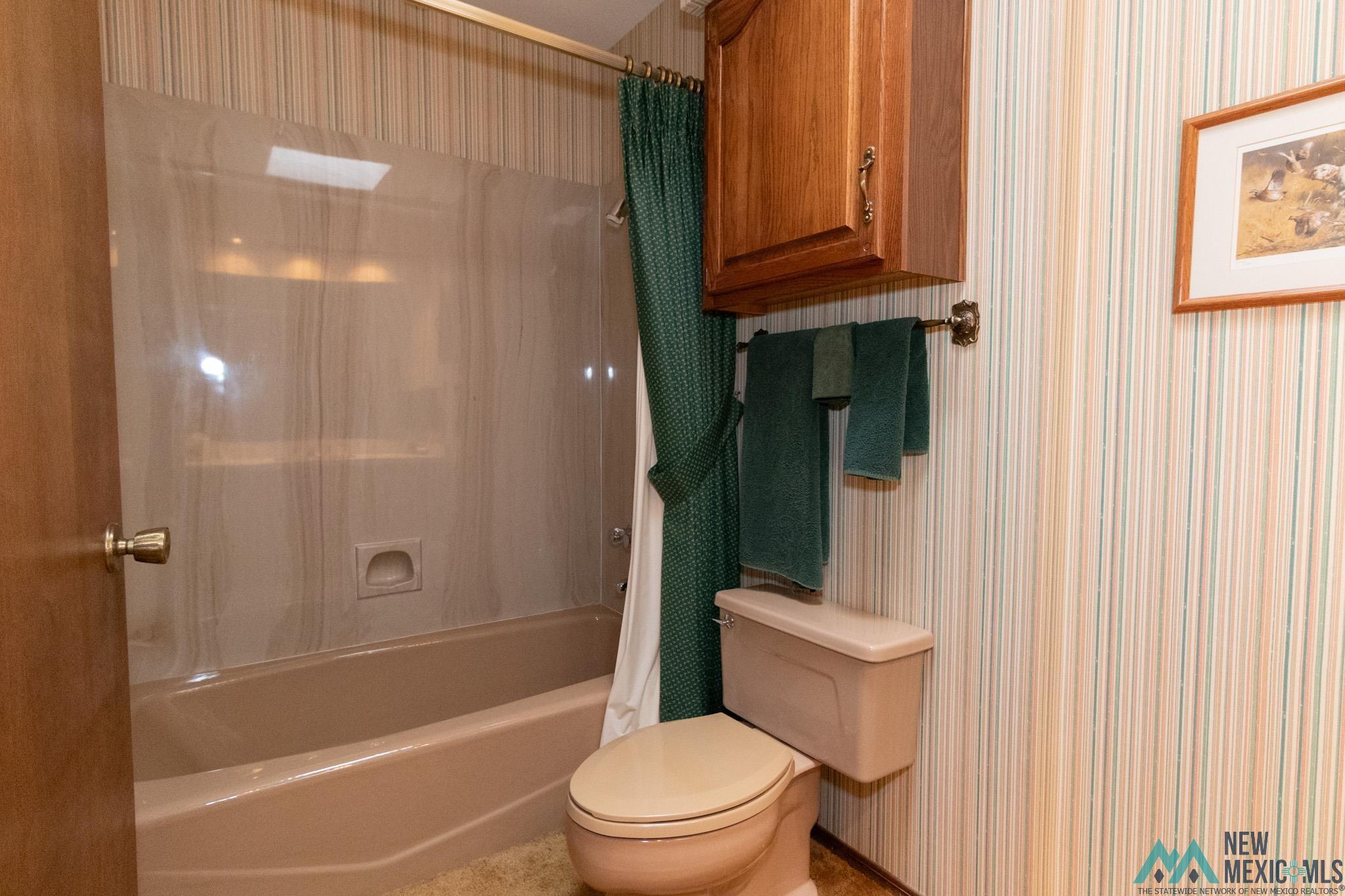 Roswell, New Mexico 88203, United States, 4 Bedrooms Bedrooms, ,5 BathroomsBathrooms,Residential,Active,180758