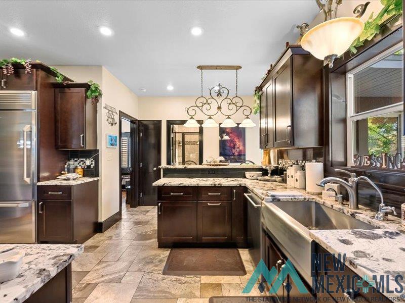 301 N Alameda Street, Carlsbad, Texas image 39