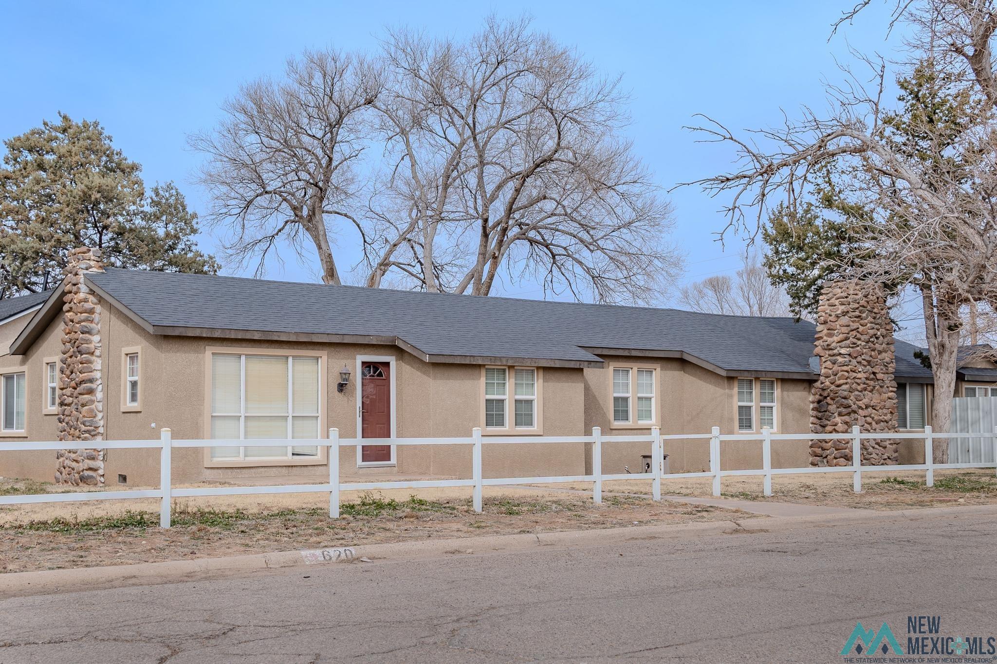 620 W 6th Street, Portales, Texas image 2