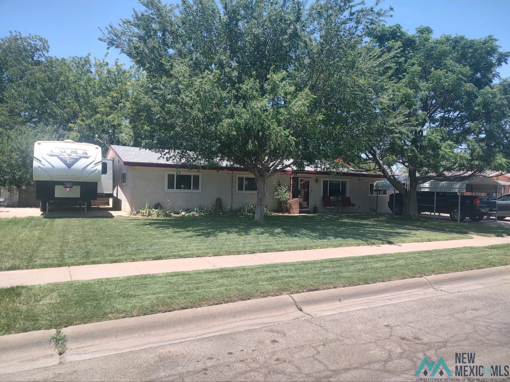 1608 S Michigan Avenue, Roswell, Texas image 1