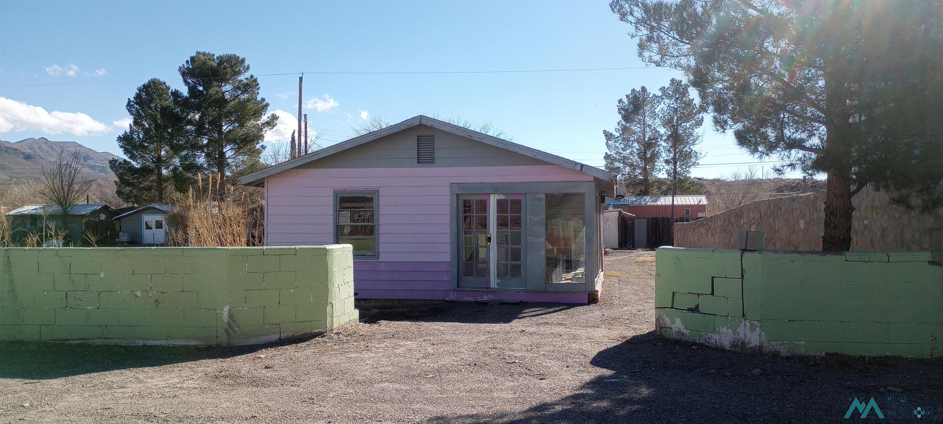 520 Wyona Street, Truth Or Consequences, Texas image 1