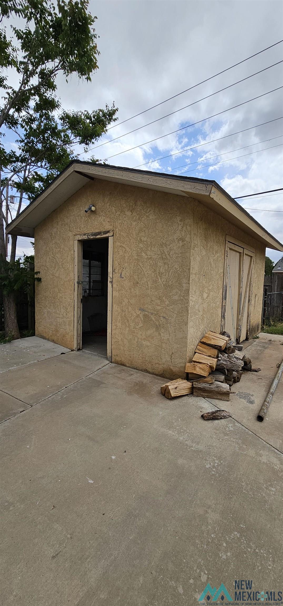 Portales, New Mexico 88130, United States, 3 Bedrooms Bedrooms, ,2 BathroomsBathrooms,Residential,Pending,59184