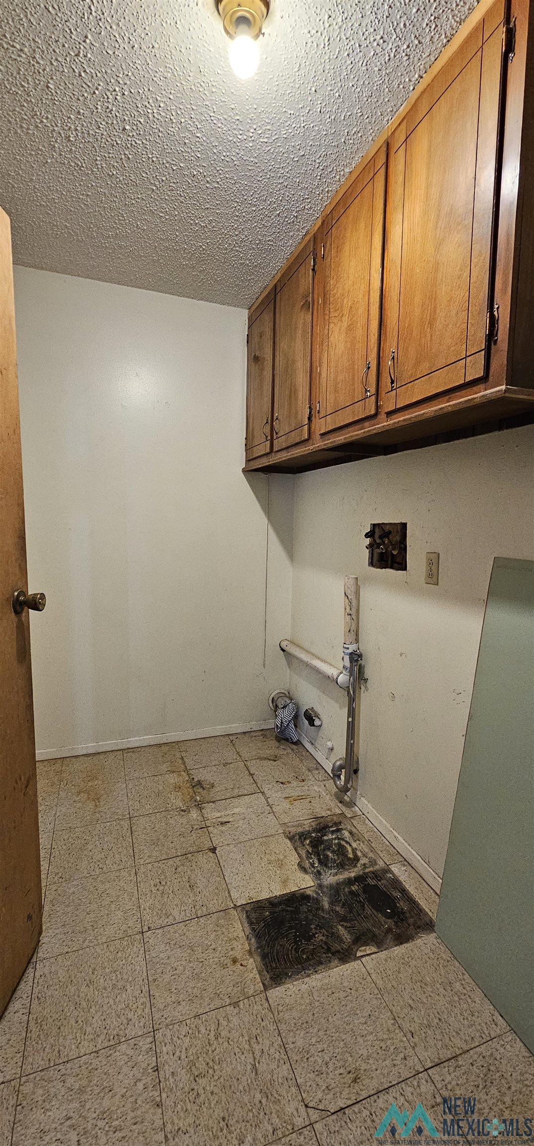 Portales, New Mexico 88130, United States, 3 Bedrooms Bedrooms, ,2 BathroomsBathrooms,Residential,Pending,59184