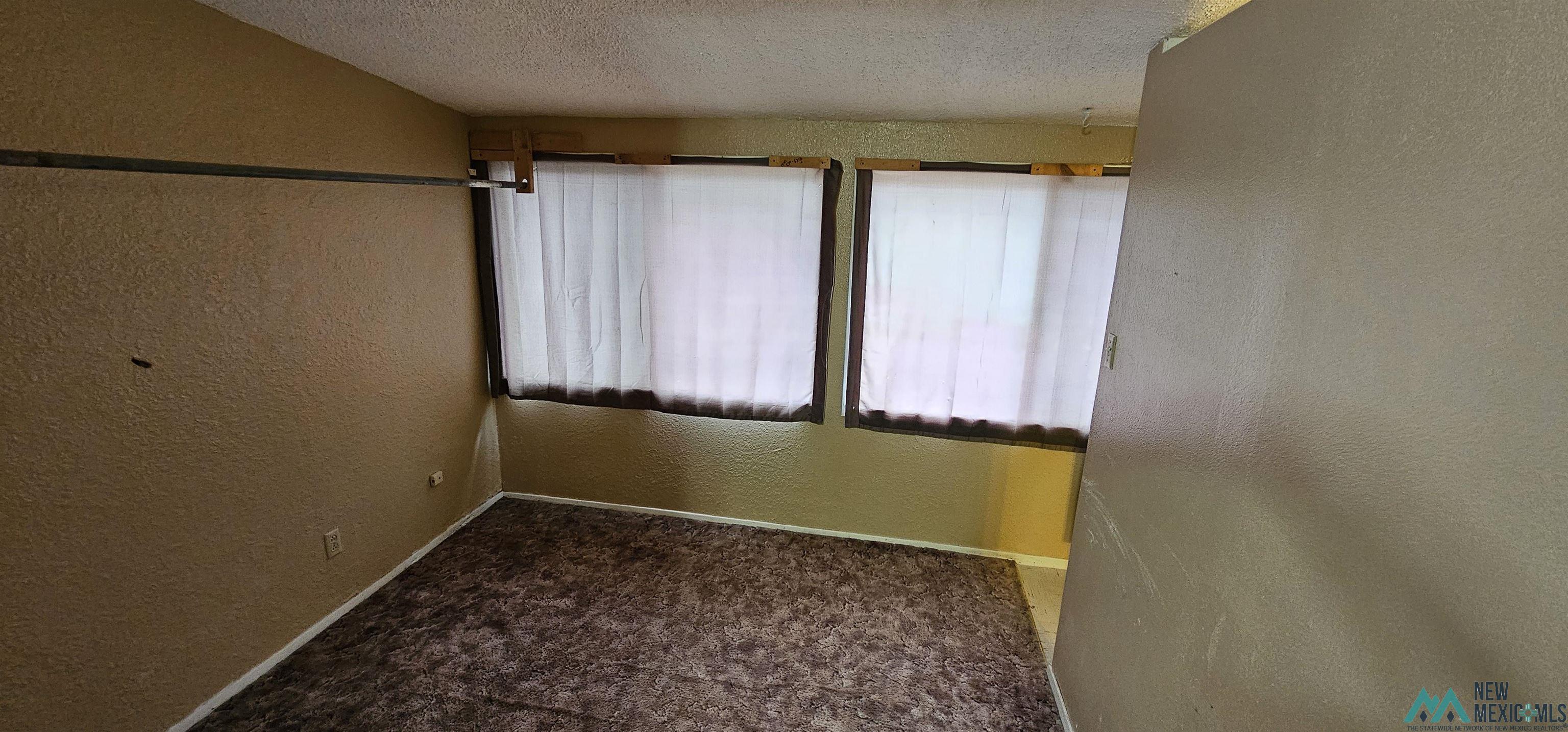 Portales, New Mexico 88130, United States, 3 Bedrooms Bedrooms, ,2 BathroomsBathrooms,Residential,Pending,59184