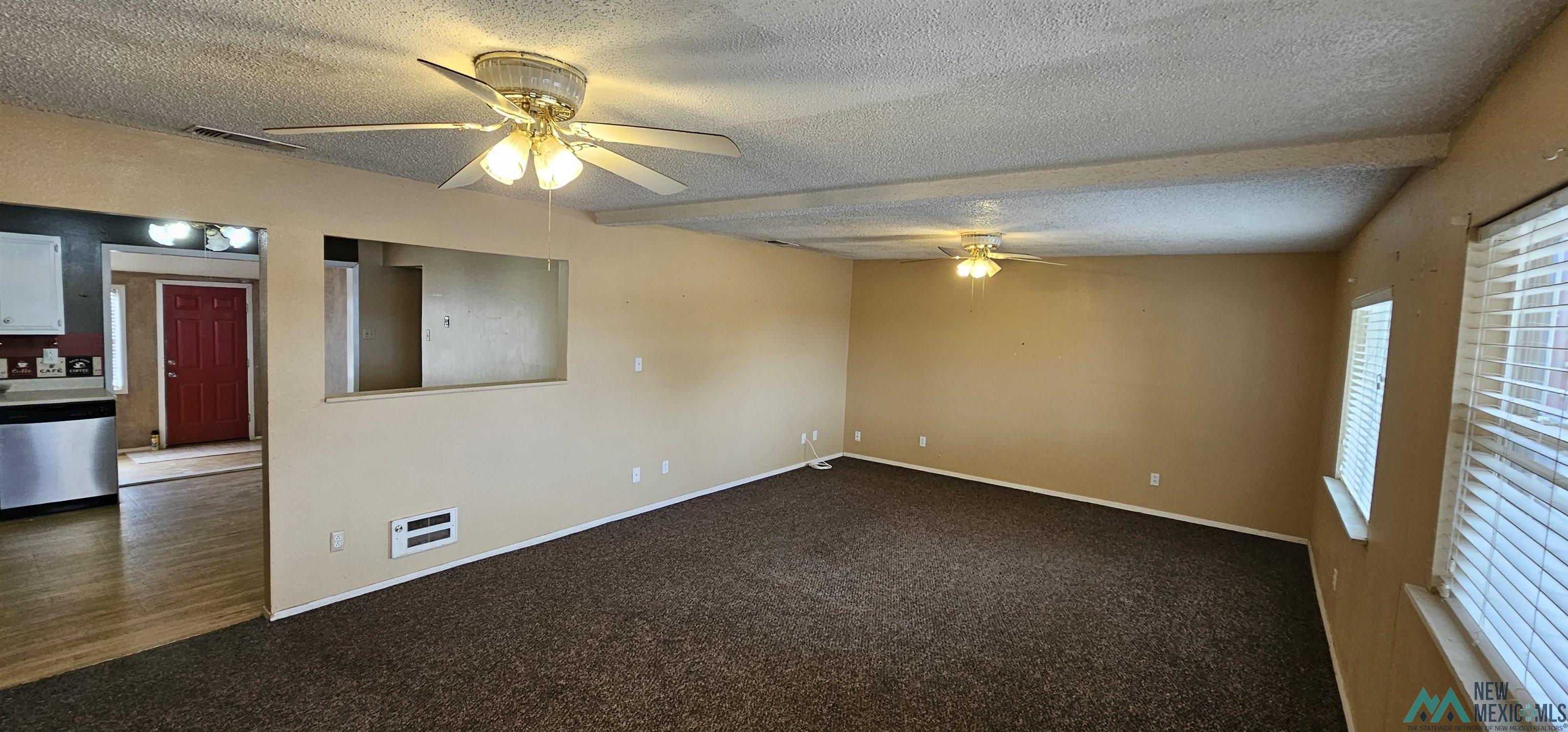 Portales, New Mexico 88130, United States, 3 Bedrooms Bedrooms, ,2 BathroomsBathrooms,Residential,Pending,59184