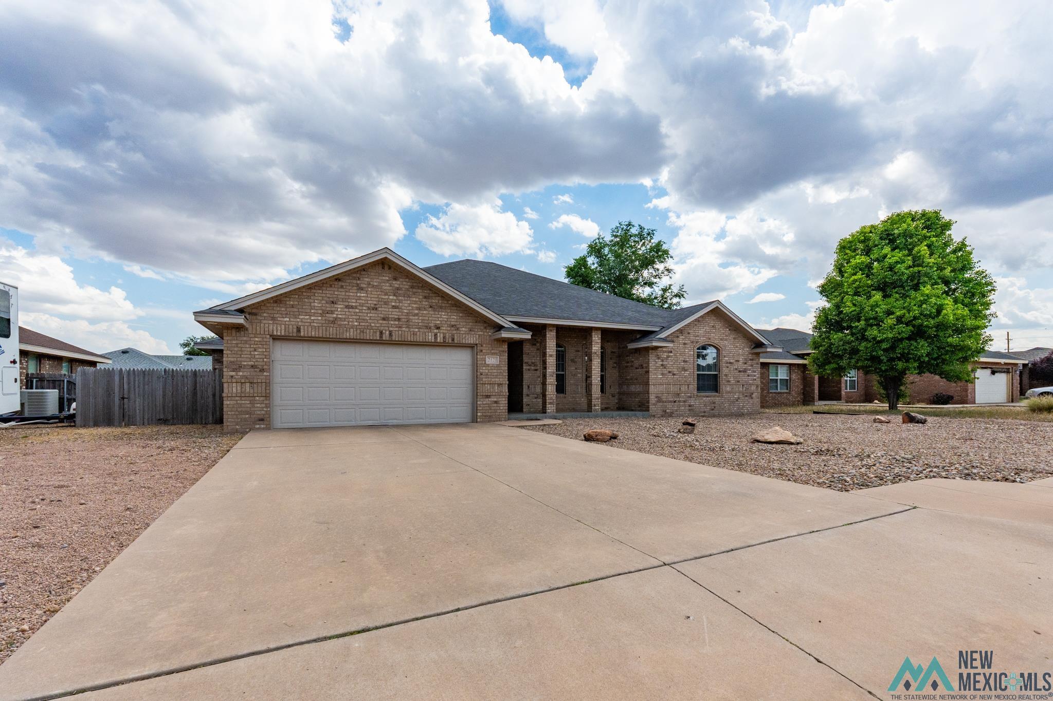 2121 S Jadyn Lane, Clovis, Texas image 3