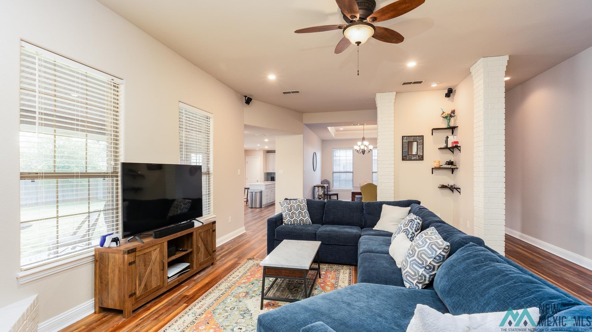 2121 S Jadyn Lane, Clovis, Texas image 6