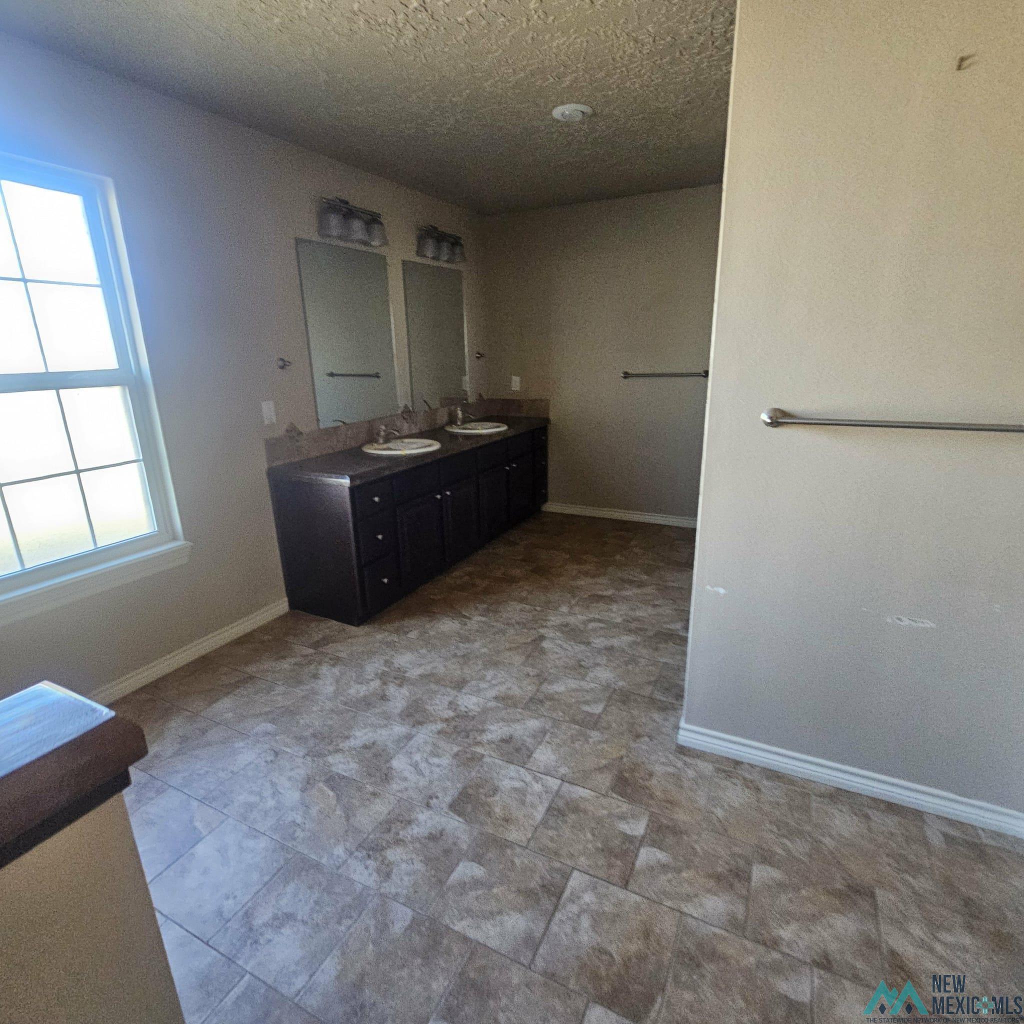 Clovis, New Mexico 88101, United States, 4 Bedrooms Bedrooms, ,2 BathroomsBathrooms,Residential,Active,256204