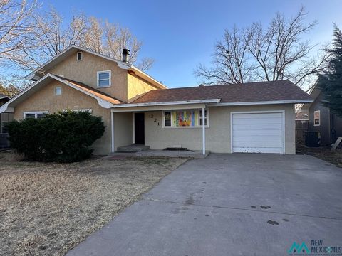 Homes For Sale - 221 New Mexico Dr<br/> Portales, NM 88130
