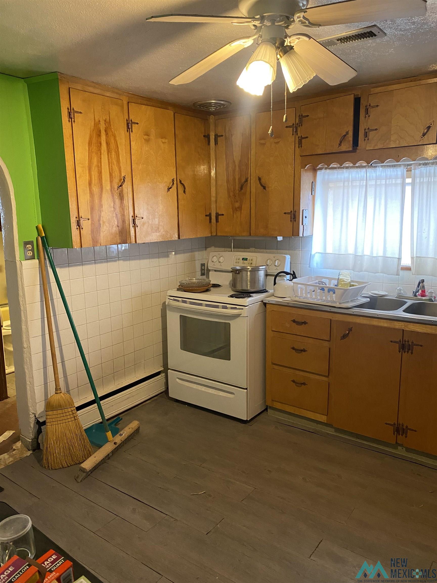 301 E Adams Street, Gallup, Texas image 20