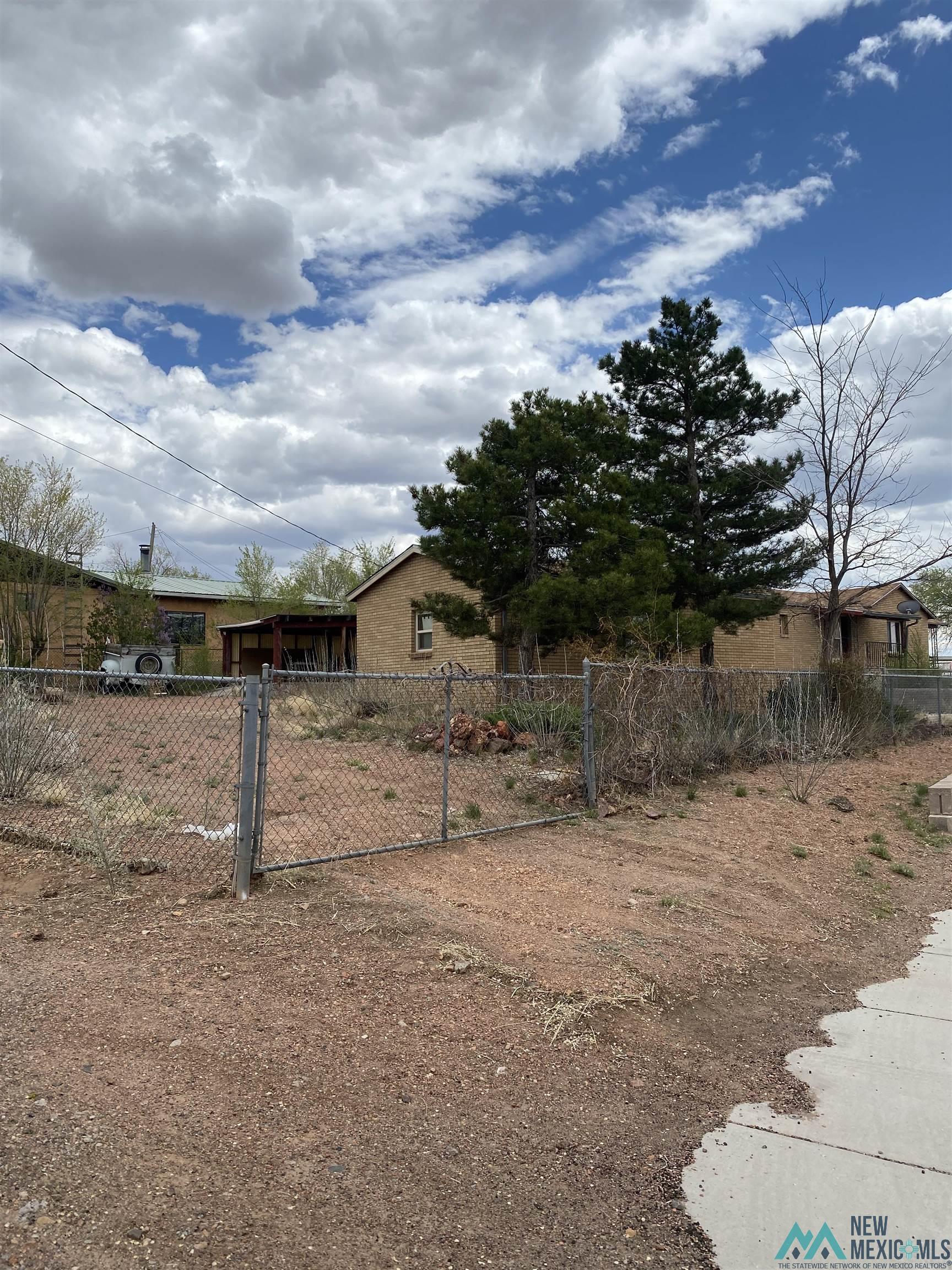 301 E Adams Street, Gallup, Texas image 5