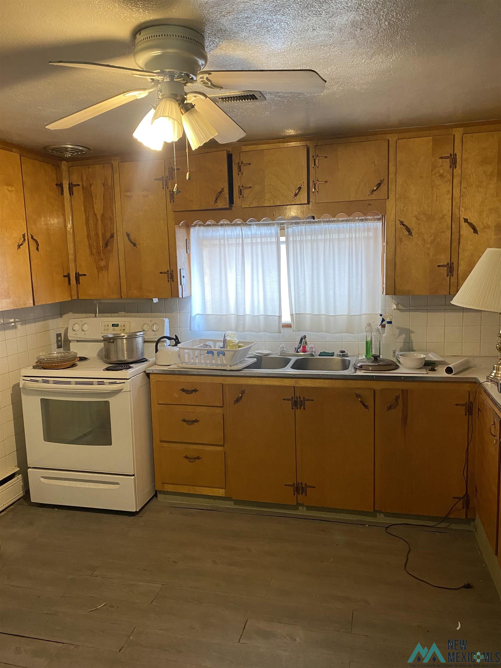 301 E Adams Street, Gallup, Texas image 21