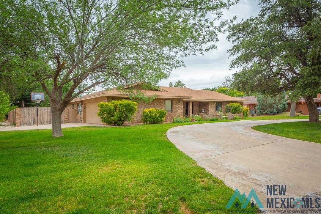 600 Tierra Berrenda Drive, Roswell, Texas image 2