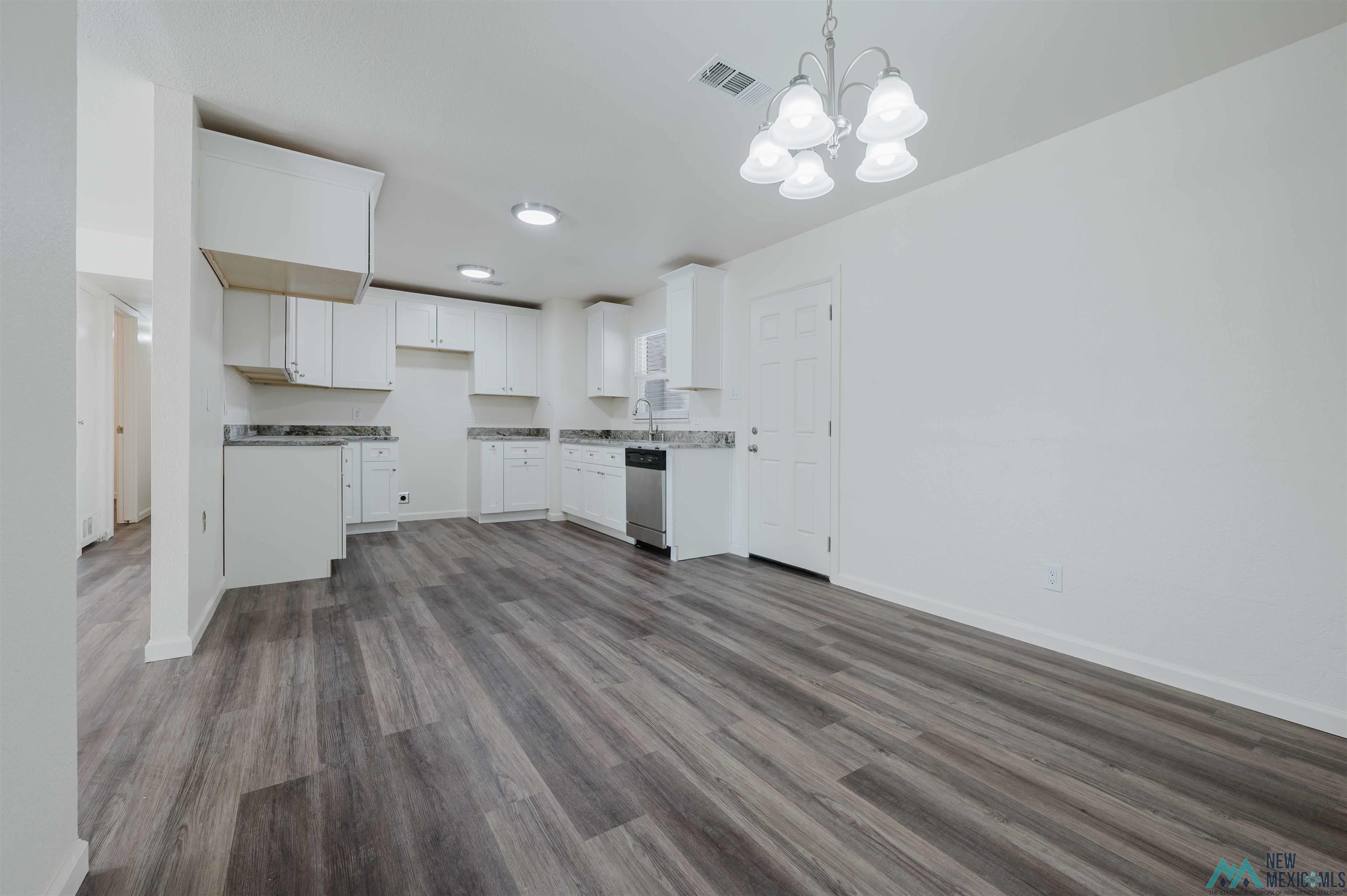 1300 S Michigan Avenue, Roswell, Texas image 18
