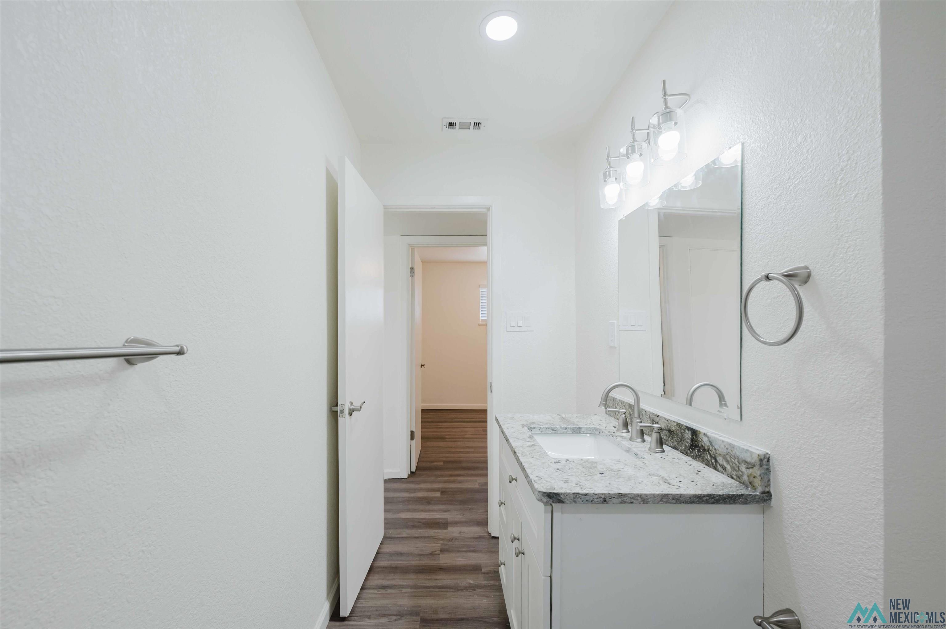 1300 S Michigan Avenue, Roswell, Texas image 33