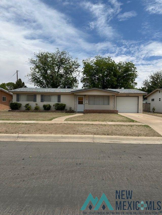 1010 Valverde Street, Carlsbad, Texas image 2