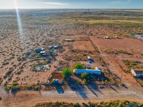 Mobile Home For Sale - 1903 Connie Road<br/> Eddy County, Carlsbad, NM 88220
