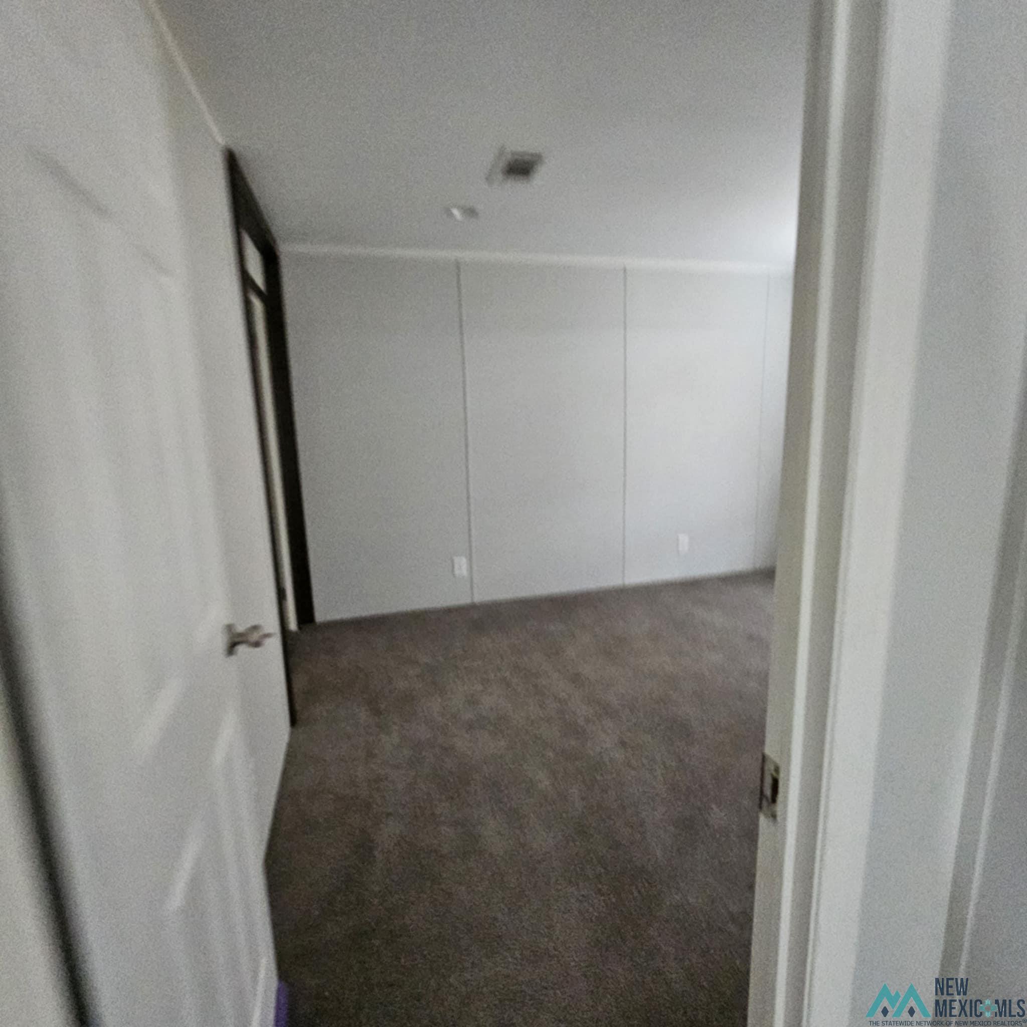 Lovington, New Mexico 88260, United States, 4 Bedrooms Bedrooms, ,2 BathroomsBathrooms,Residential,Pending,181380