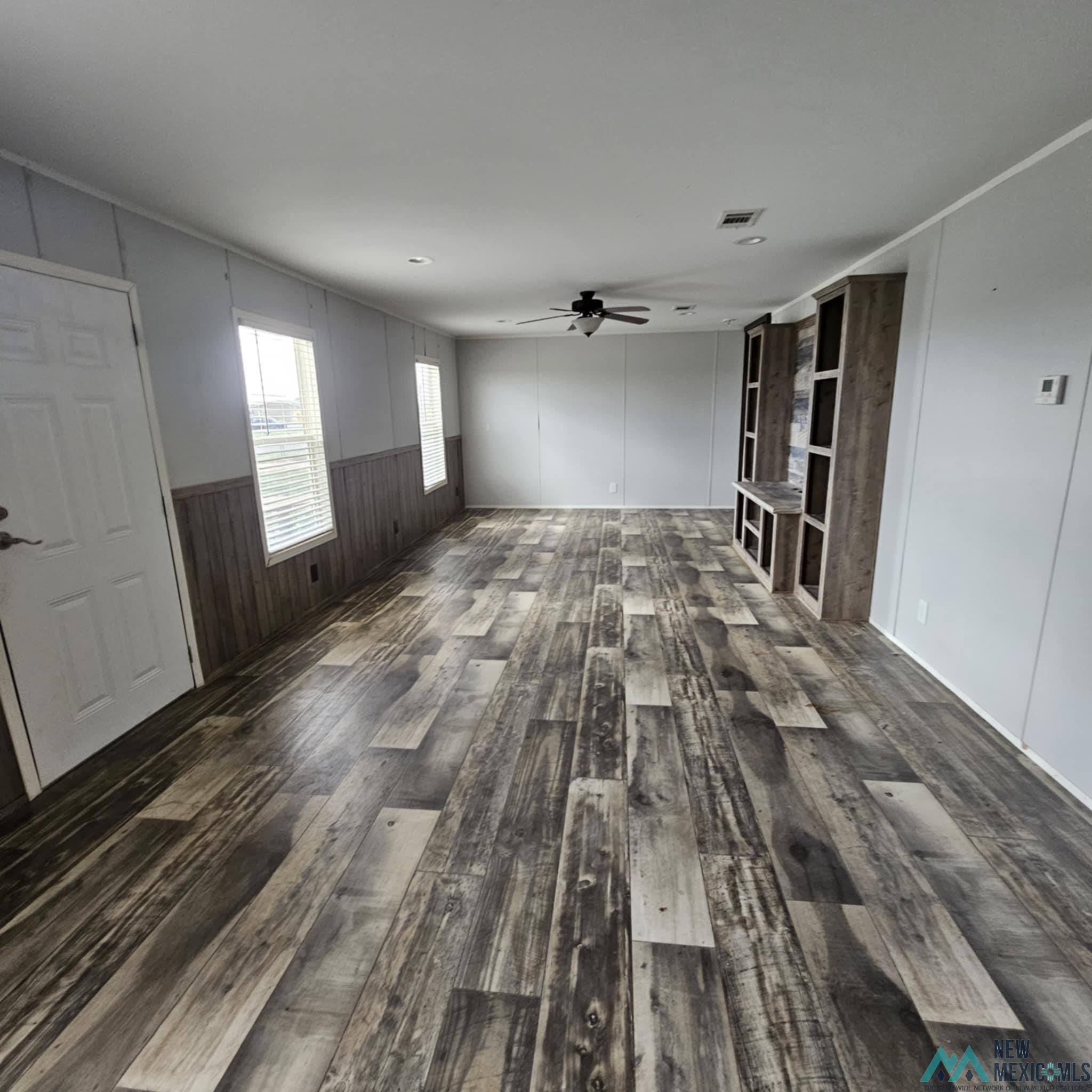 Lovington, New Mexico 88260, United States, 4 Bedrooms Bedrooms, ,2 BathroomsBathrooms,Residential,Pending,181380